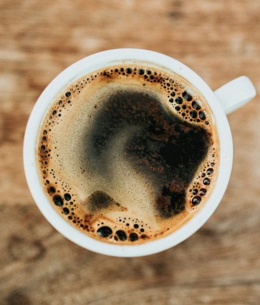 Tasse frisch gebrühter Kaffee im Wirtshaus Ausspann´
