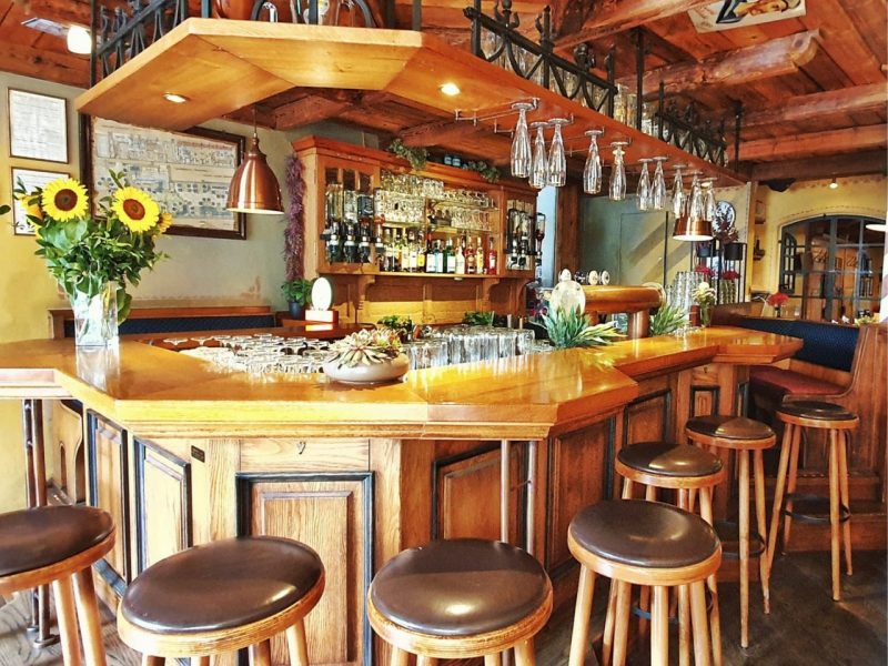 Holztheke im Wirtshaus Ausspann´ in Paderborn